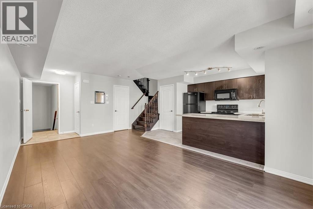 2557 Sixth Line Unit# 9, Oakville, Ontario  L6H 0H7 - Photo 11 - 40831602