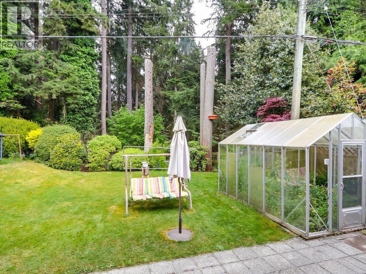 4072 Skyline Drive, North Vancouver, British Columbia  V7R 3G7 - Photo 17 - R3125527