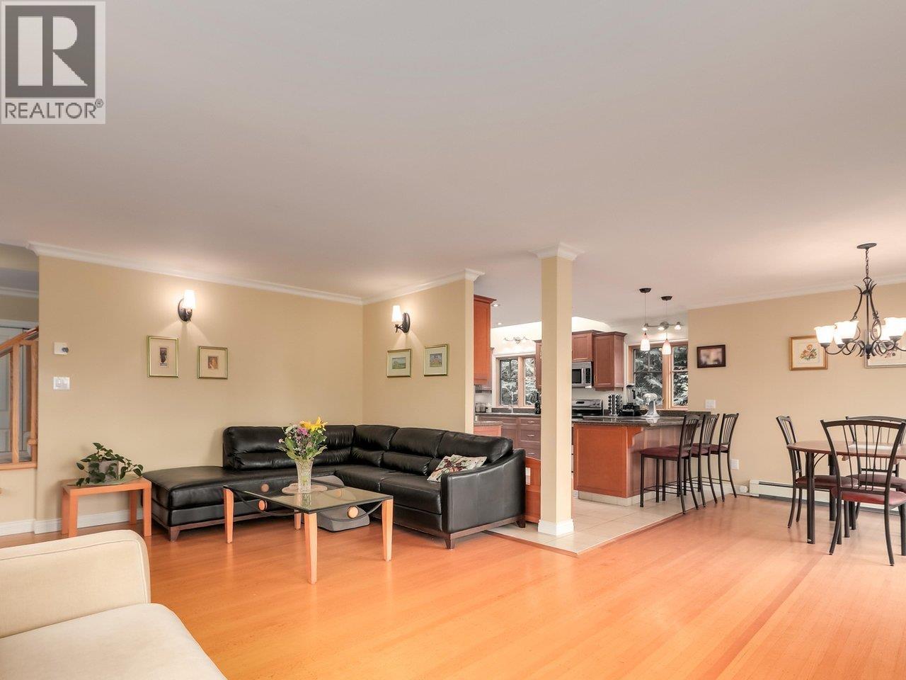 4072 Skyline Drive, North Vancouver, British Columbia  V7R 3G7 - Photo 5 - R3125527