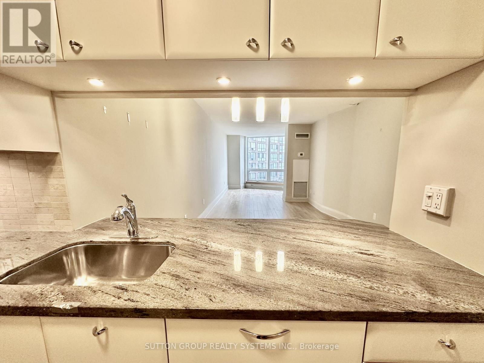 1908 - 1055 Bay Street, Toronto, Ontario  M5S 3A3 - Photo 15 - C13146162