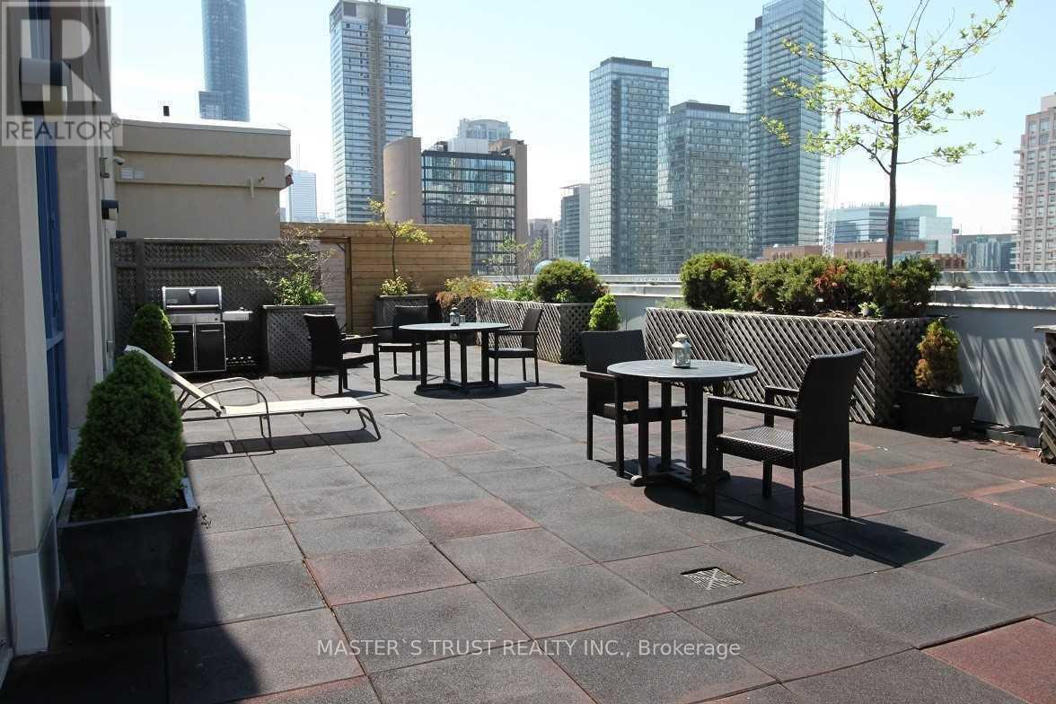 1001 - 8 Wellesley Street E, Toronto, Ontario  M4Y 3B2 - Photo 11 - C13146706