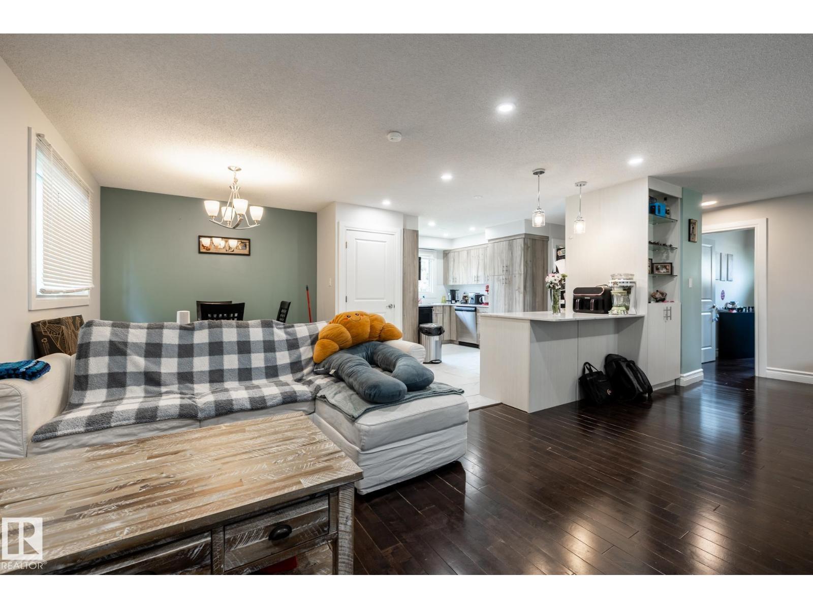 3004 68 St Nw, Edmonton, Alberta  T6K 1N6 - Photo 6 - E4488747