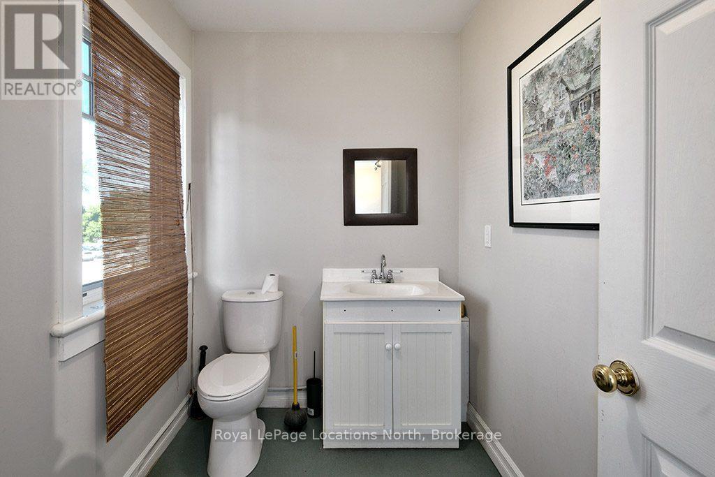 Upper Unit - 8 Bruce Street S, Blue Mountains, Ontario  N0H 2P0 - Photo 14 - X13149372