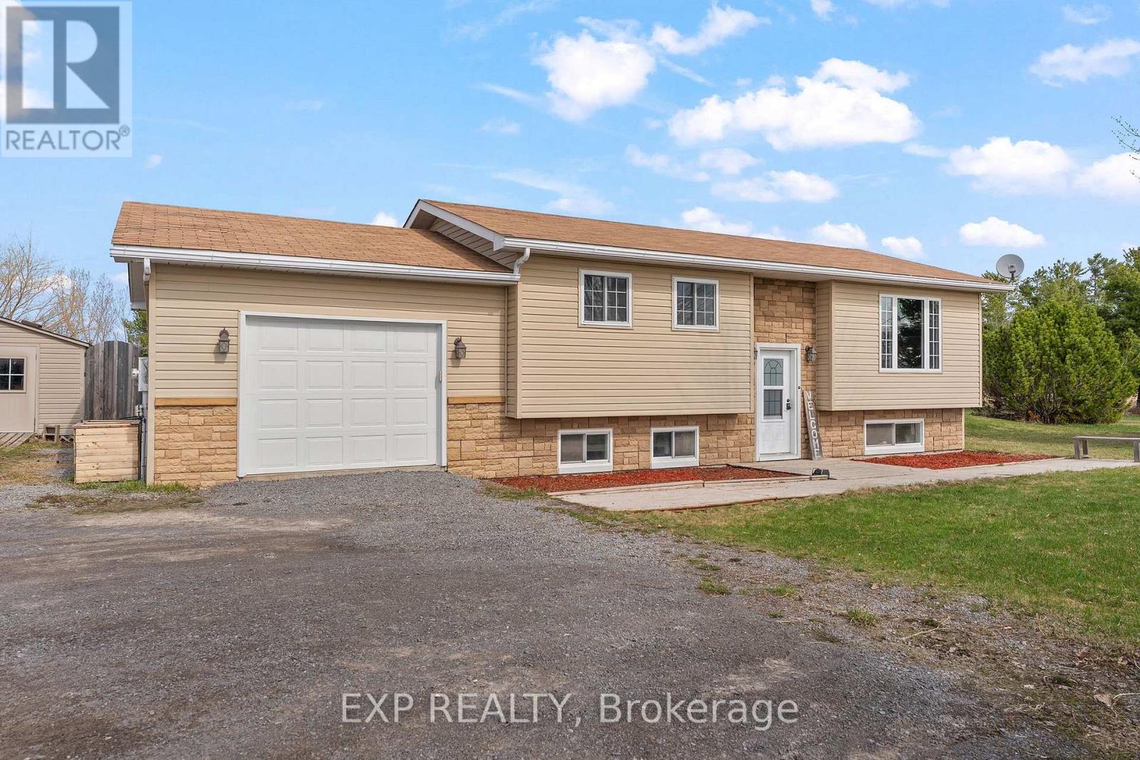 1629 White Lake Road, Mcnab/braeside, Ontario  K7S 3G9 - Photo 1 - X13149312