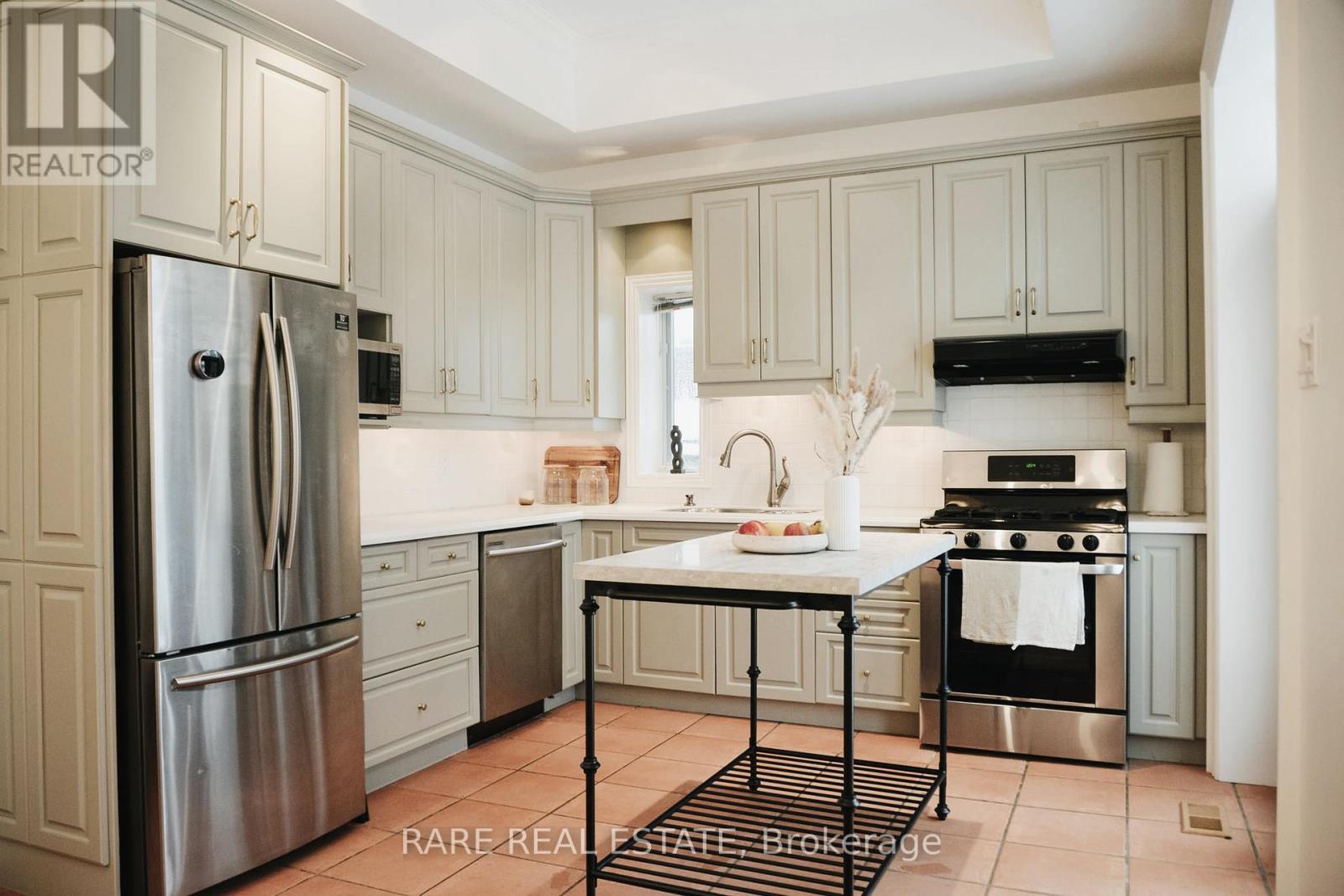 33 Red Deer Avenue, Toronto, Ontario  M1N 2Z1 - Photo 6 - E13148324