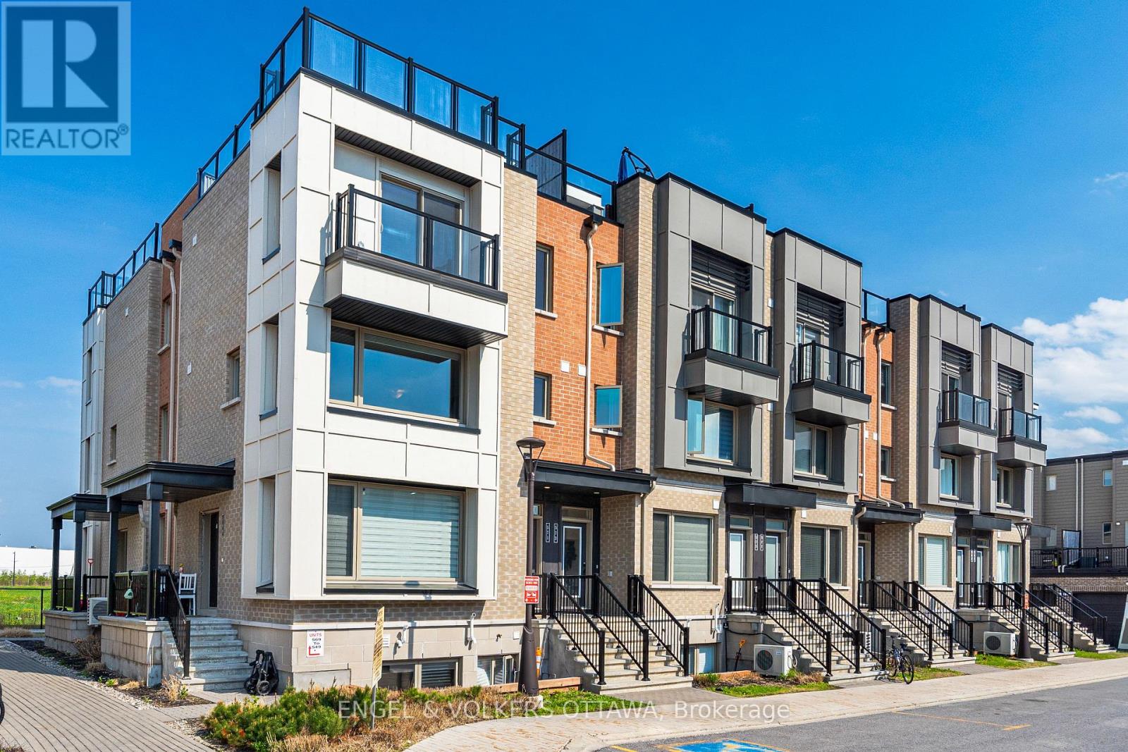 571 Ozawa Private, Ottawa, Ontario  K1K 4Z9 - Photo 2 - X13120666
