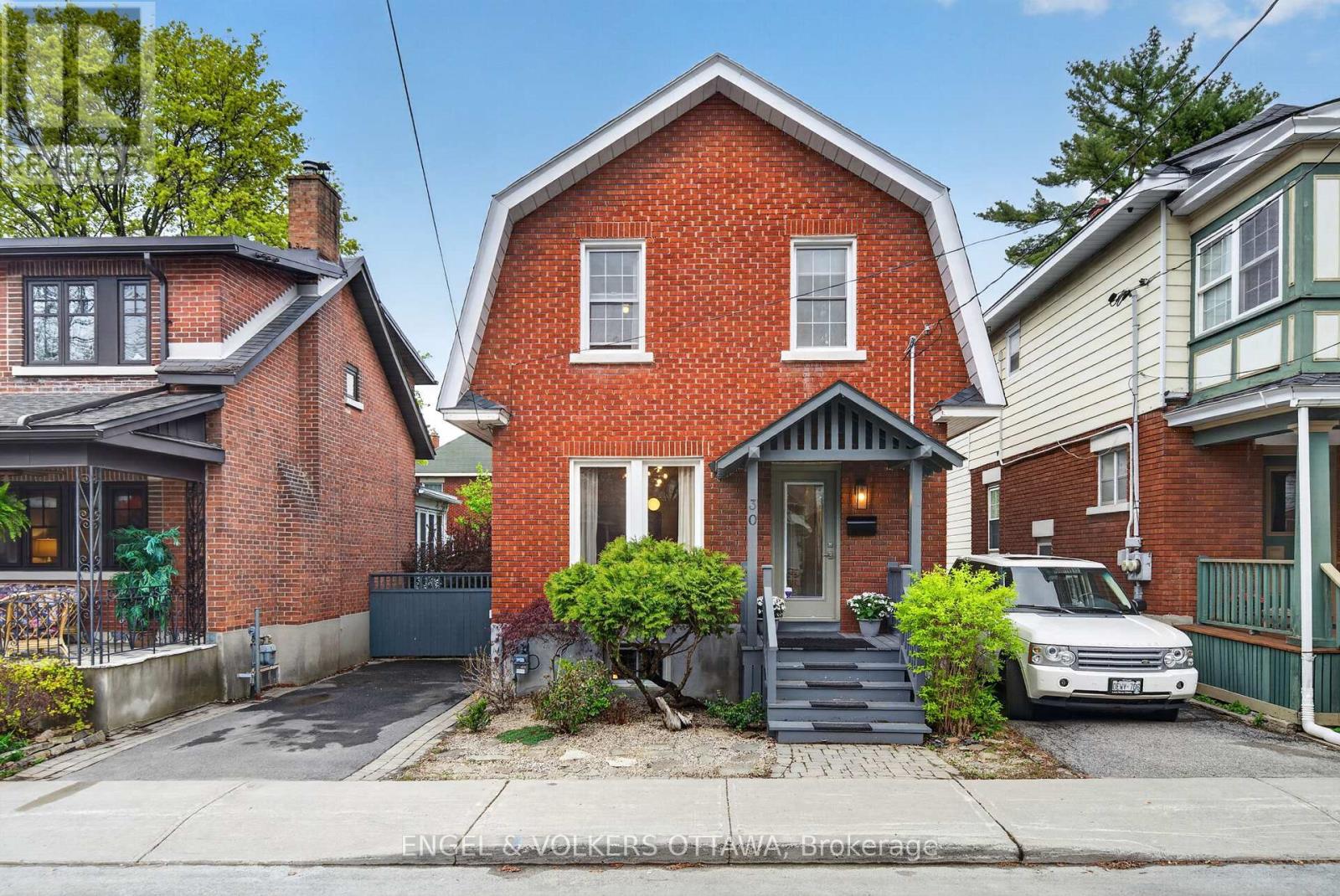 30 Roslyn Avenue, Ottawa, Ontario  K1S 4W3 - Photo 3 - X13148770
