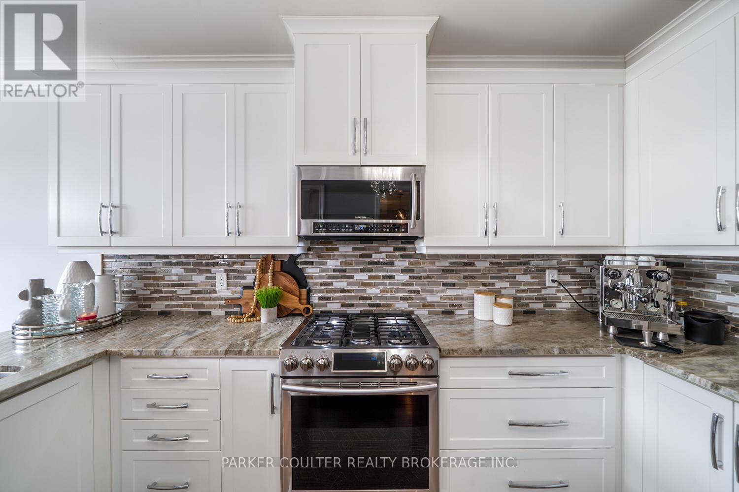 49 Victoria Street E, Innisfil, Ontario  L0L 1L0 - Photo 11 - N13141172