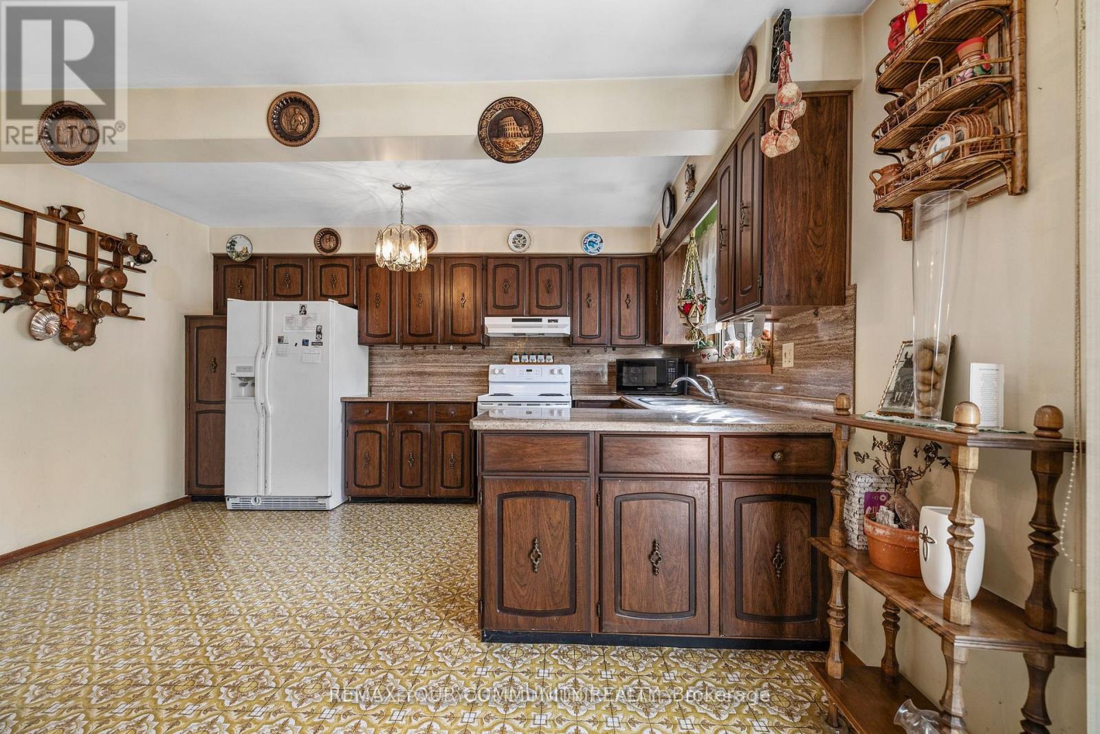 221 Elgin Mills Road W, Richmond Hill, Ontario  L4C 4M1 - Photo 5 - N13146728