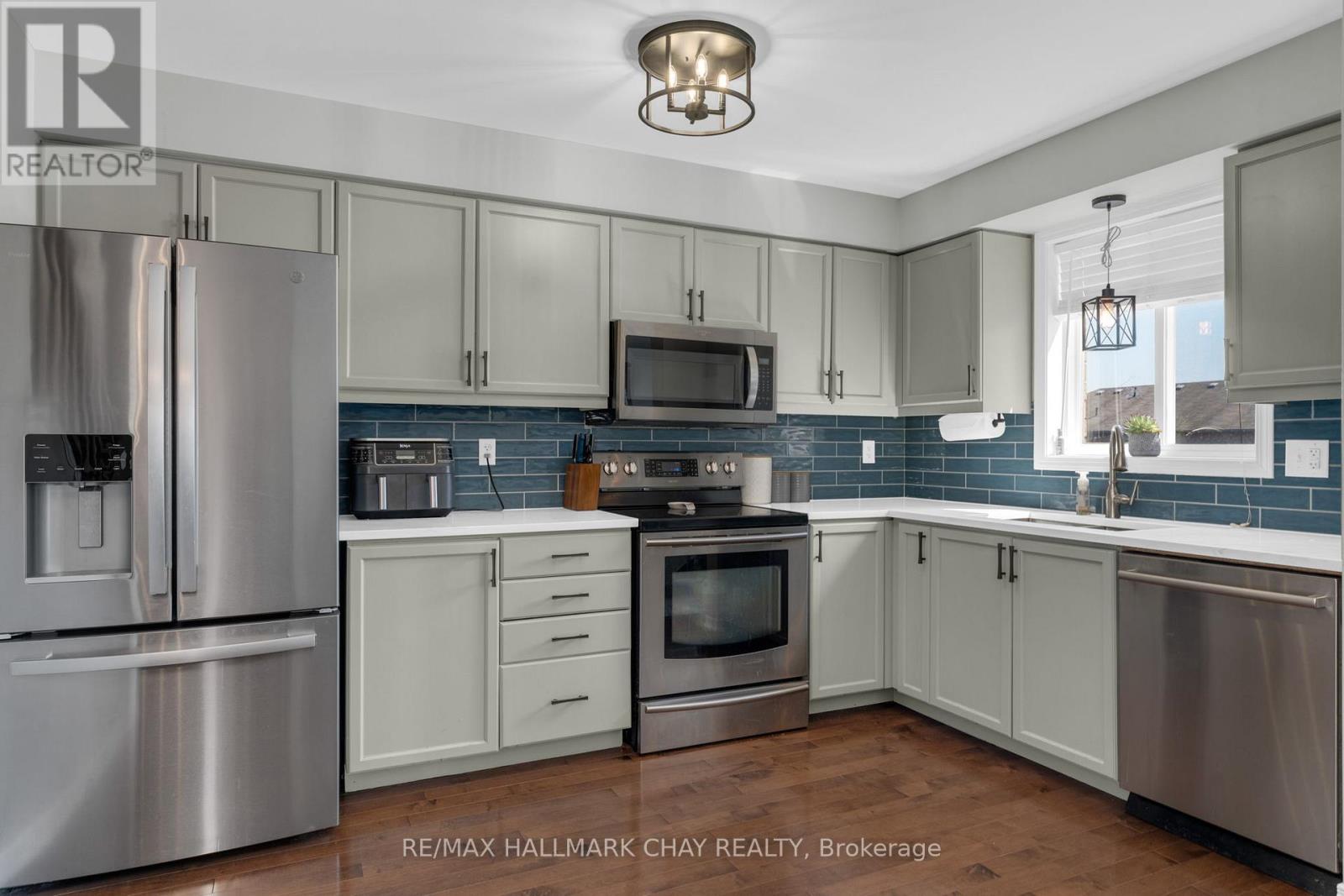 1403 Benson Street, Innisfil, Ontario  L9S 0C7 - Photo 7 - N13146752