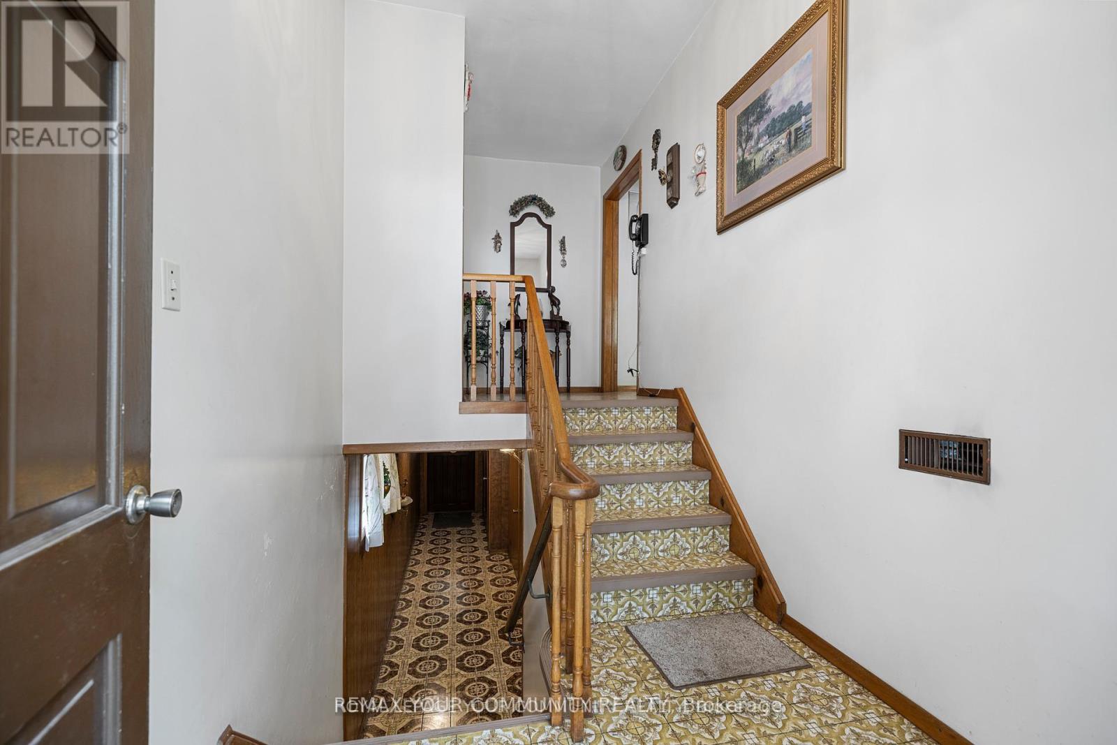 221 Elgin Mills Road W, Richmond Hill, Ontario  L4C 4M1 - Photo 4 - N13146728