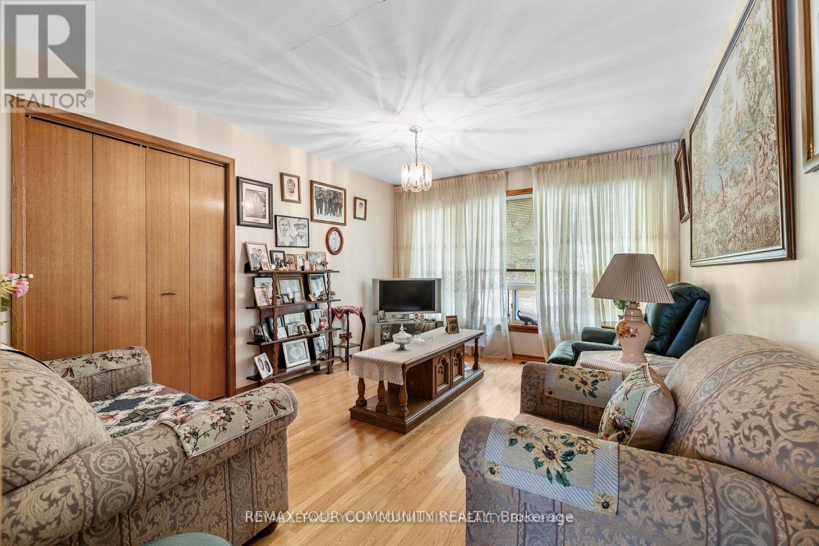 221 Elgin Mills Road W, Richmond Hill, Ontario  L4C 4M1 - Photo 8 - N13146728