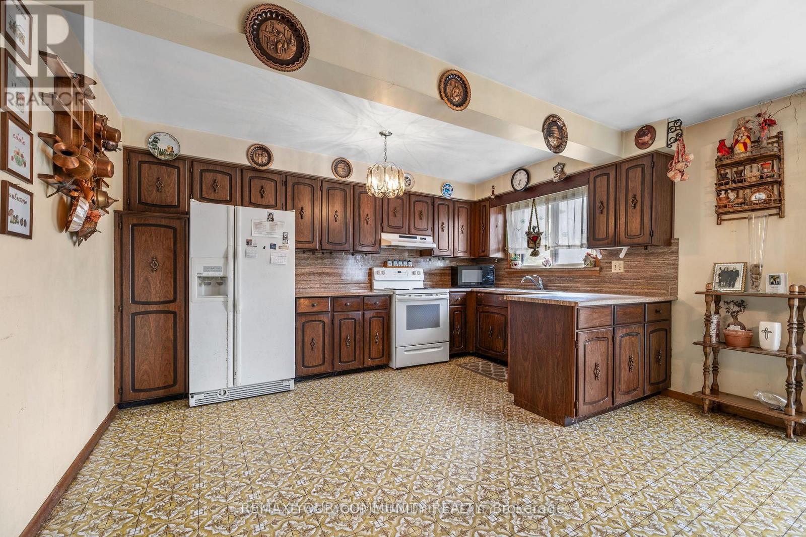 221 Elgin Mills Road W, Richmond Hill, Ontario  L4C 4M1 - Photo 6 - N13146728
