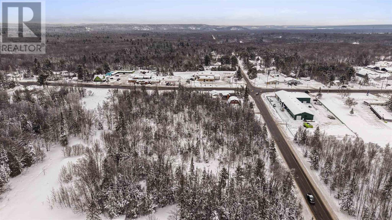618 Fourth Lin, Sault Ste. Marie, Ontario P6A 6J8 - Photo 4 - SM260722