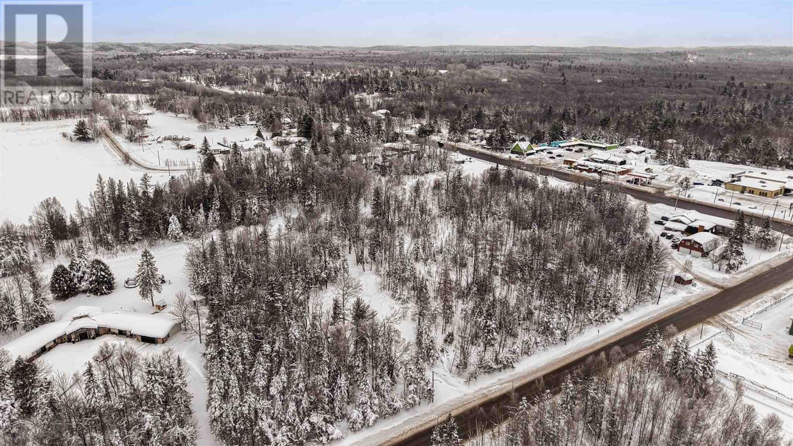 618 Fourth Lin, Sault Ste. Marie, Ontario P6A 6J8 - Photo 3 - SM260722