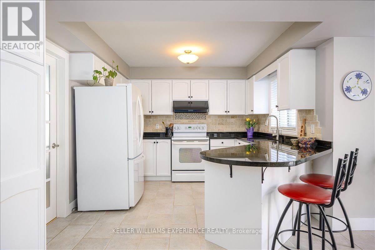 25 Muir Drive, Barrie, Ontario  L4N 0J1 - Photo 24 - S12986590