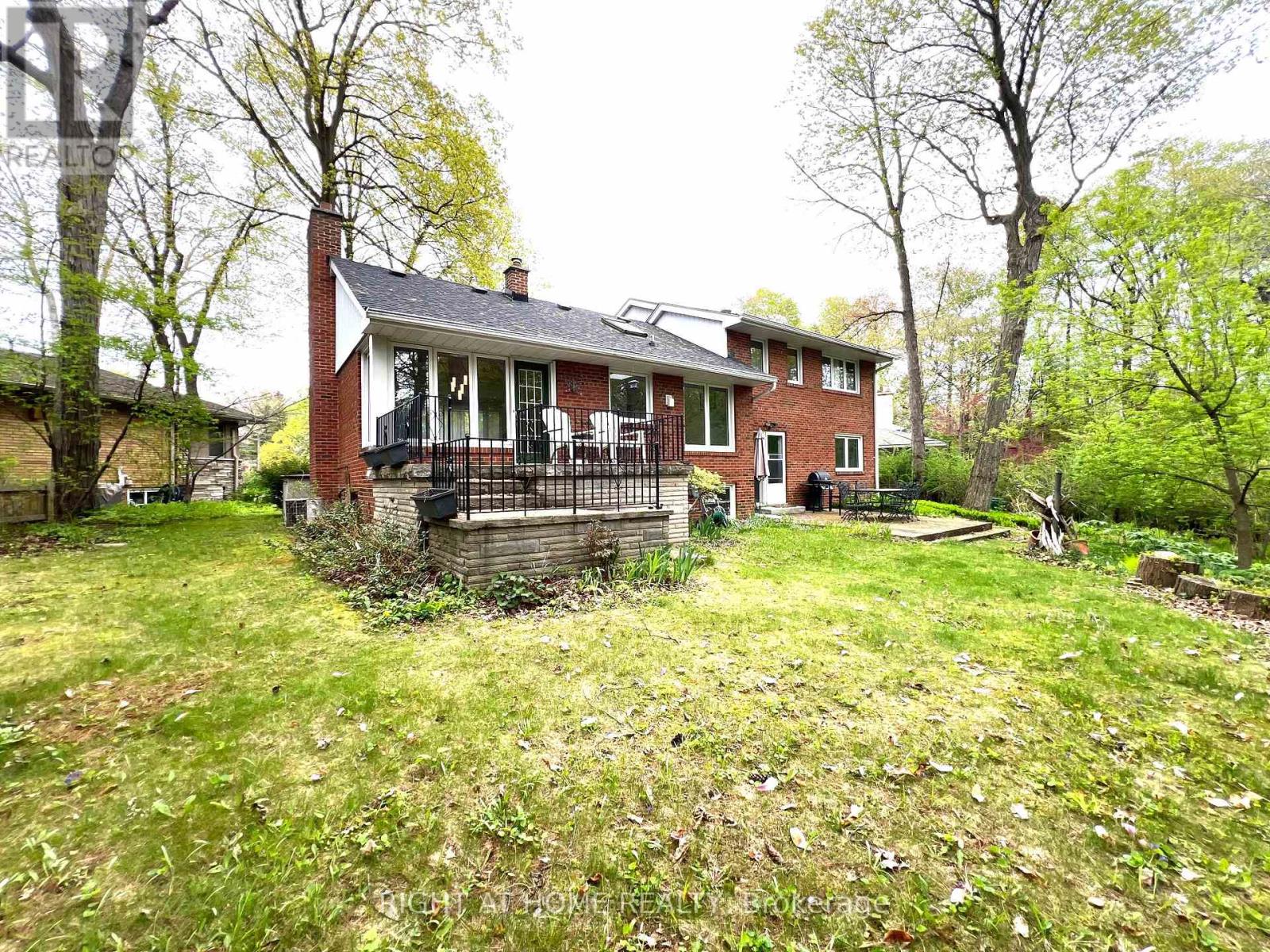 1445 Ryan Place, Mississauga, Ontario L5C 1J7 - Photo 37 - W12982972