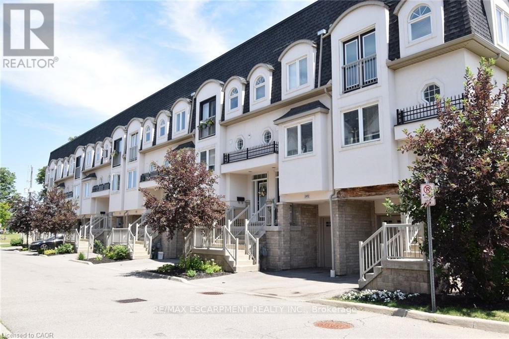 2458 SCHOLARS COMMON, Burlington, Ontario