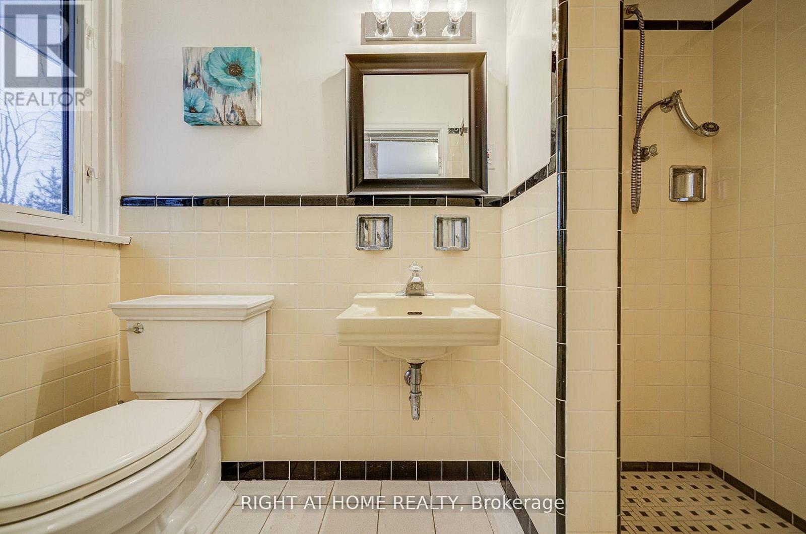 1445 Ryan Place, Mississauga, Ontario L5C 1J7 - Photo 23 - W12982972