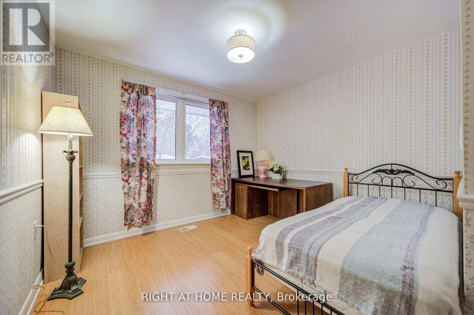 1445 Ryan Place, Mississauga, Ontario L5C 1J7 - Photo 25 - W12982972