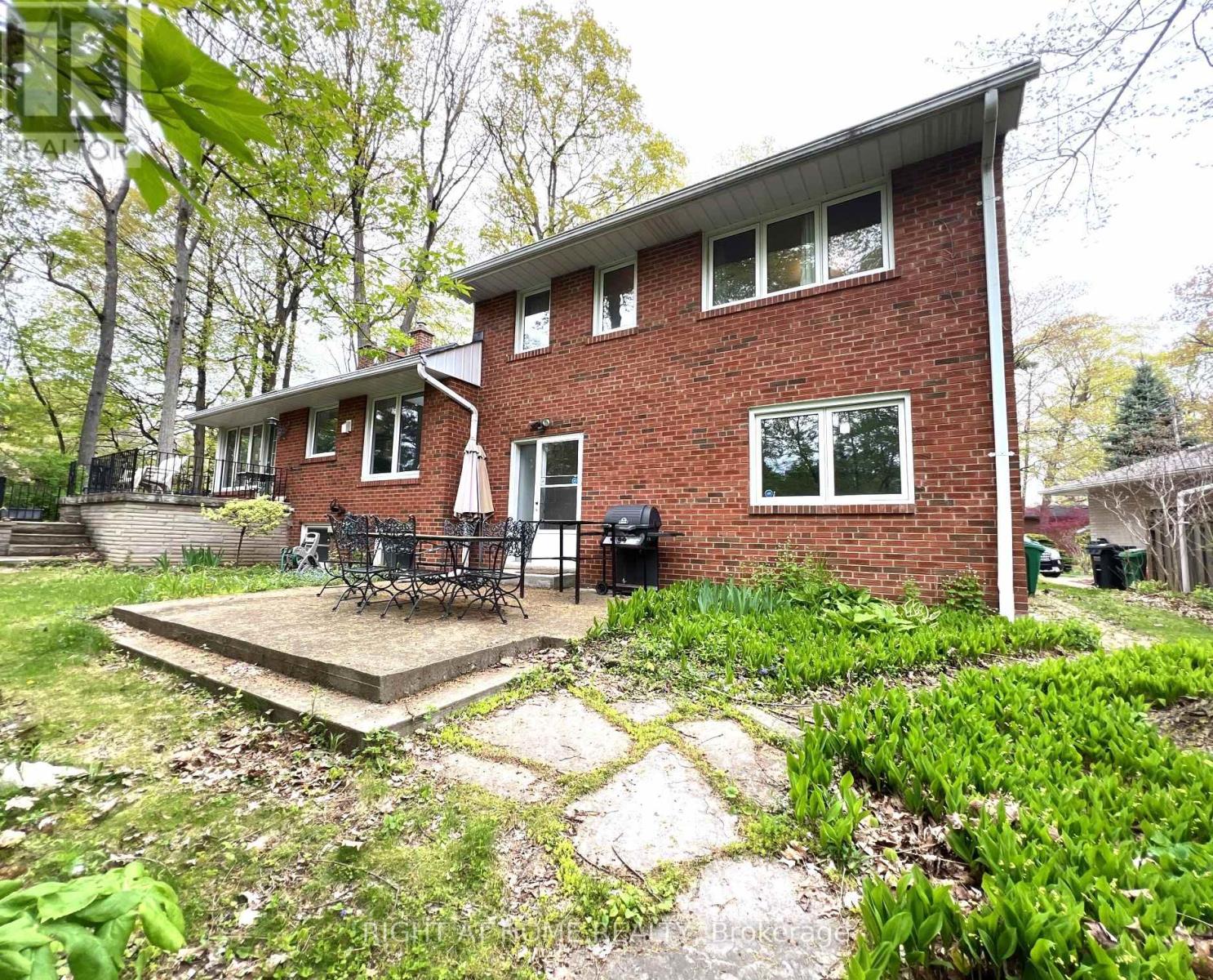 1445 Ryan Place, Mississauga, Ontario L5C 1J7 - Photo 36 - W12982972