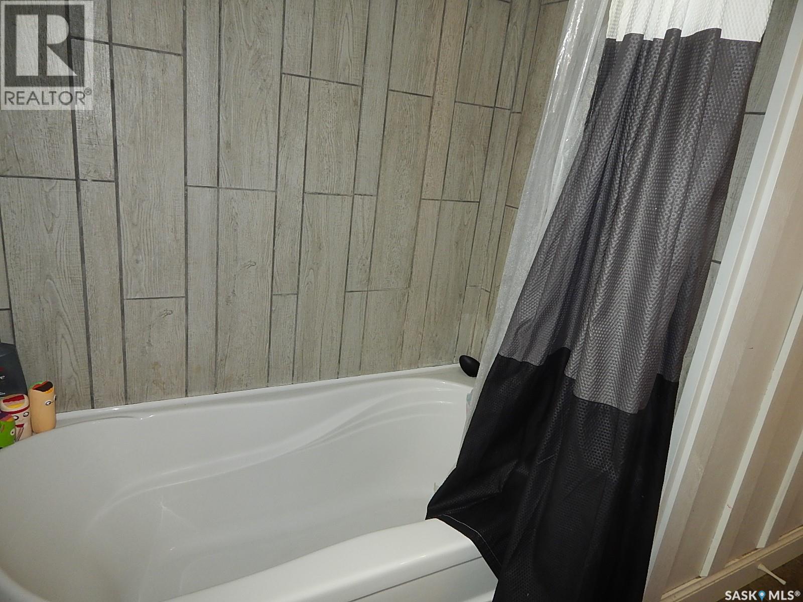 222 Westview Drive, Coronach, Saskatchewan  S0H 0Z0 - Photo 15 - SK035321