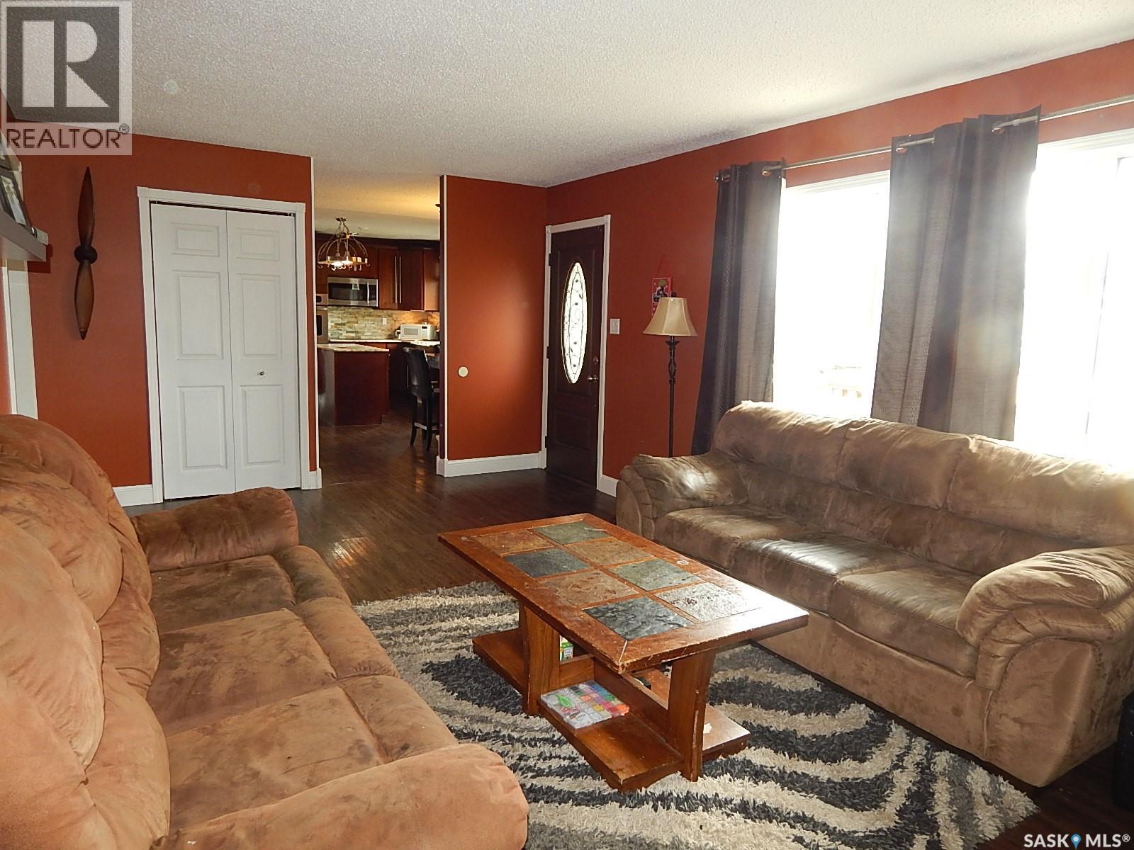 222 Westview Drive, Coronach, Saskatchewan  S0H 0Z0 - Photo 10 - SK035321