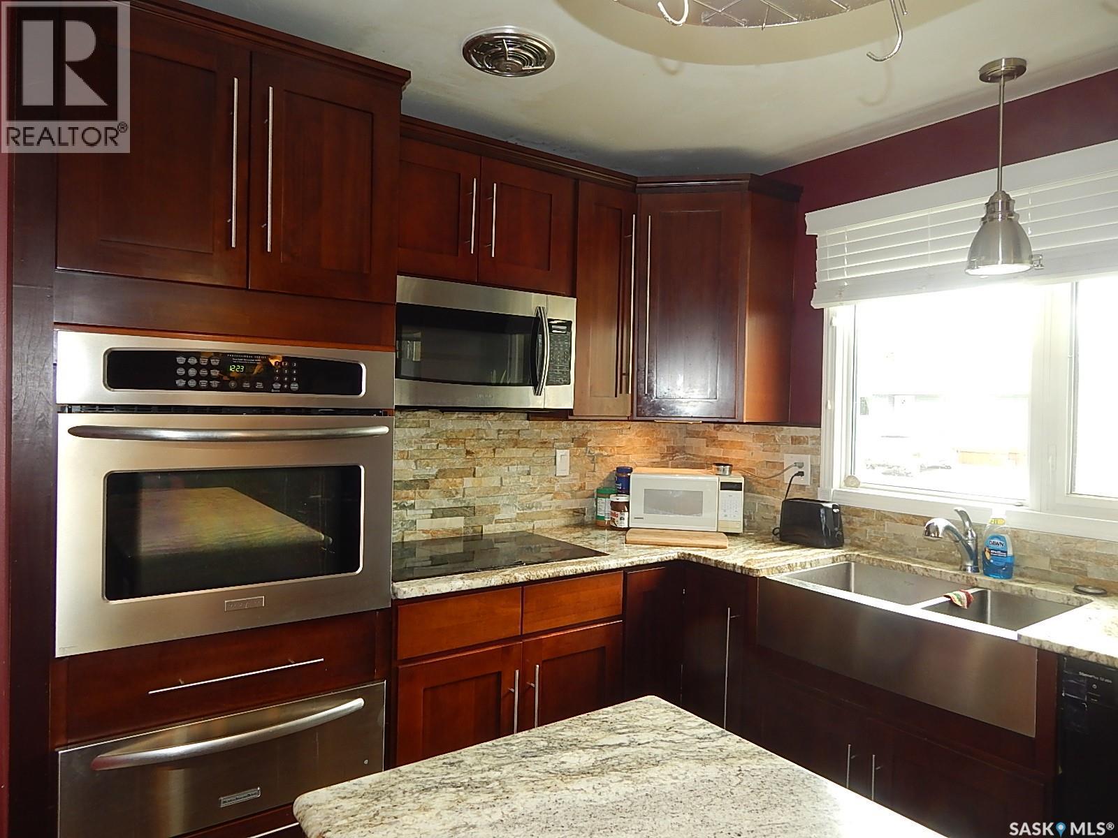 222 Westview Drive, Coronach, Saskatchewan  S0H 0Z0 - Photo 12 - SK035321