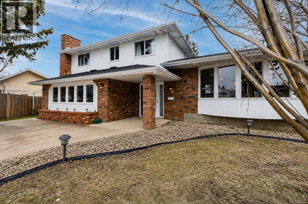 27 Wallace Close, Red Deer, Alberta