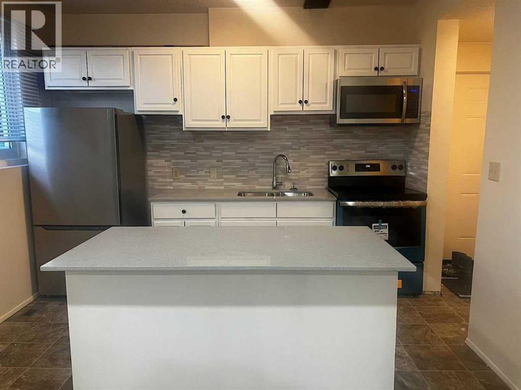 5805 56 Avenue, Red Deer, Alberta  T4N 4P9 - Photo 3 - A2294887