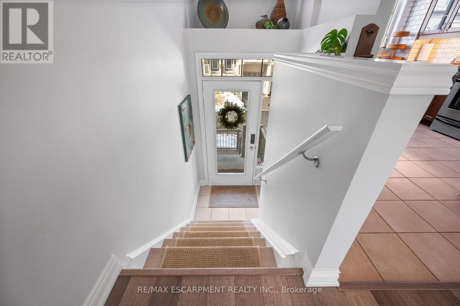 2458 Scholars Common, Burlington, Ontario  L7P 2W2 - Photo 3 - W13030668
