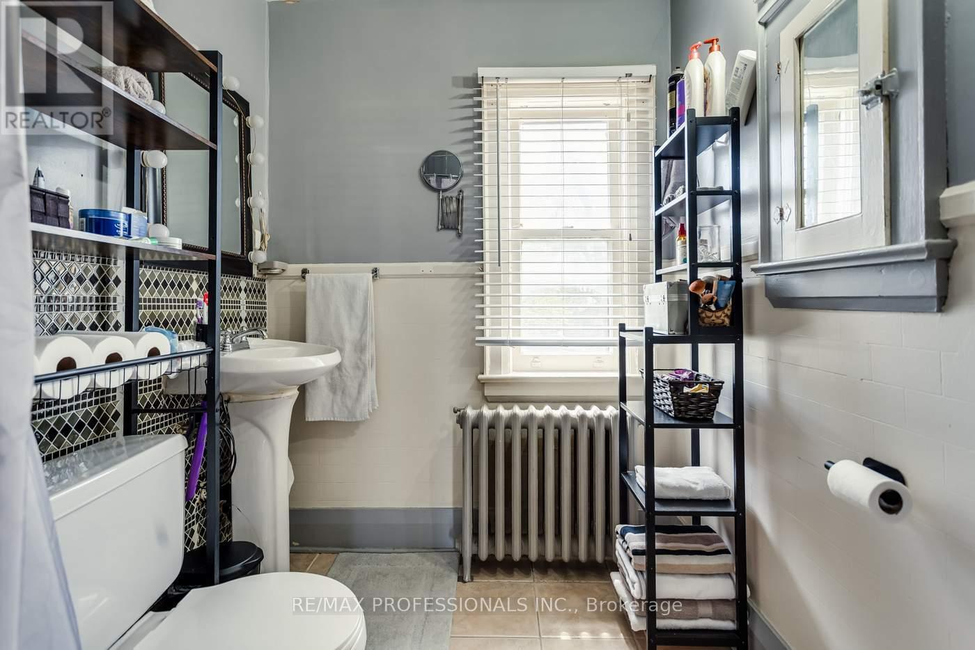 155 Aileen Avenue, Toronto, Ontario  M6M 1G1 - Photo 21 - W13145650