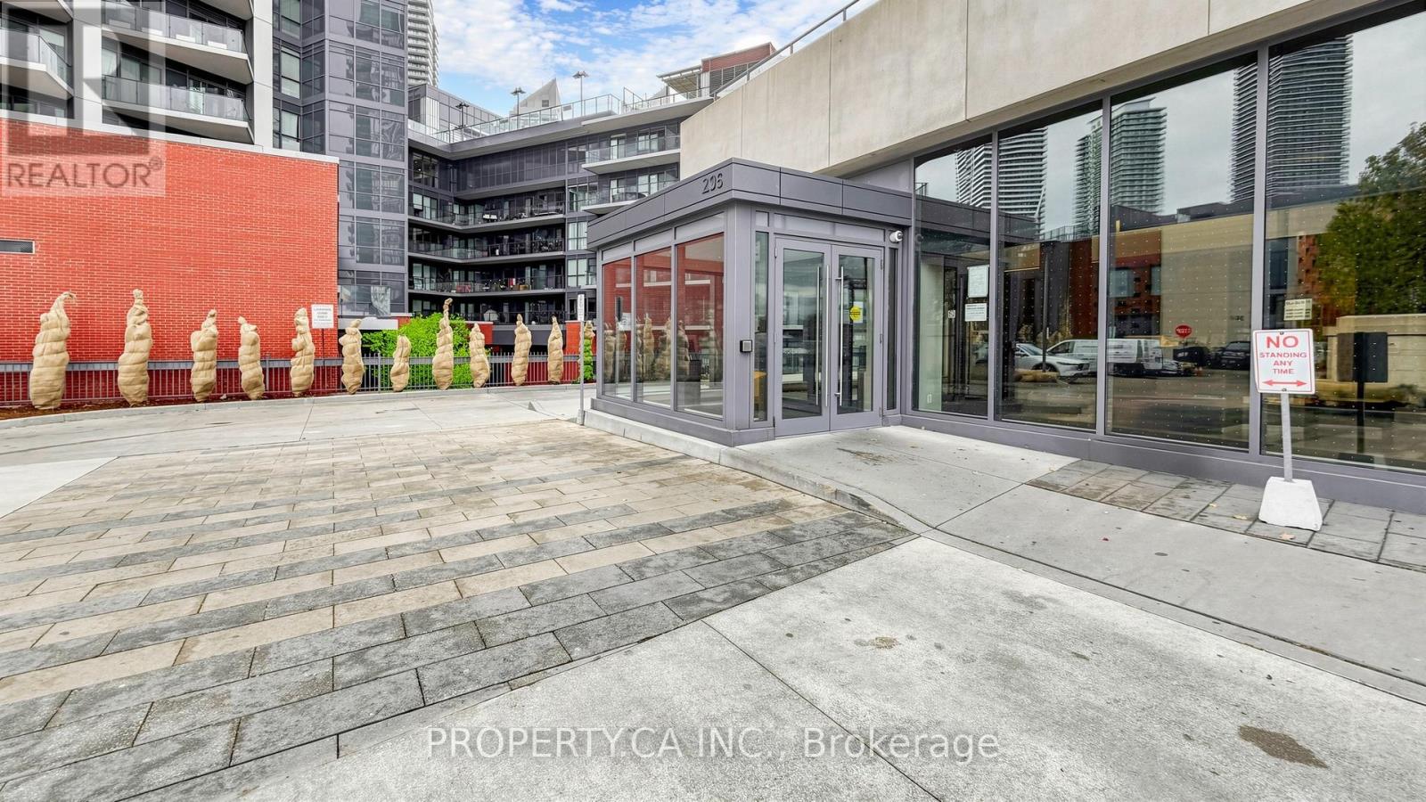 2203 - 36 Park Lawn Road, Toronto, Ontario M8V 0E5 - Photo 3 - W13143886