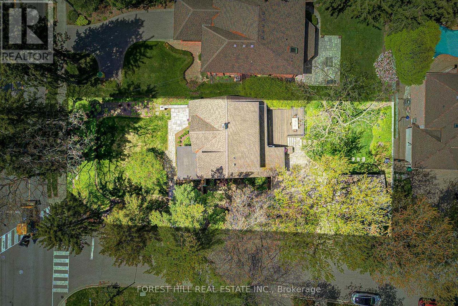 1381 Lorne Park Road, Mississauga, Ontario  L5H 3B2 - Photo 2 - W13146334