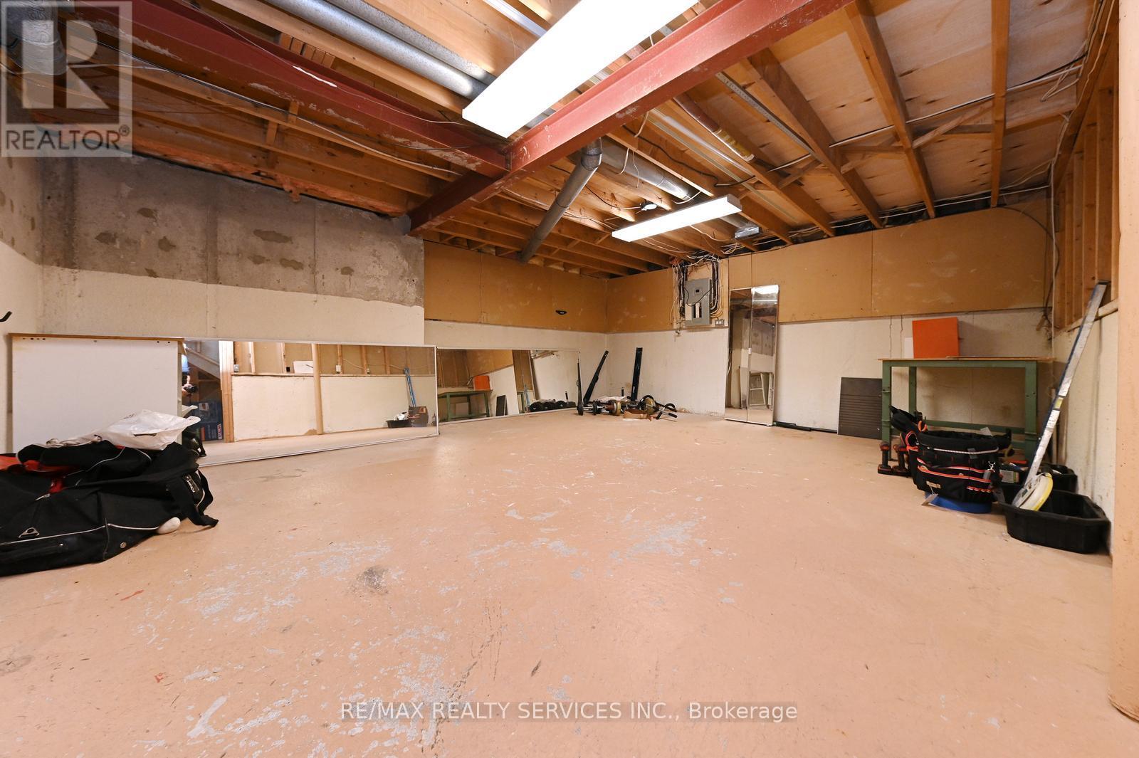 65 Massey Street, Brampton, Ontario  L6S 3A3 - Photo 30 - W13146308