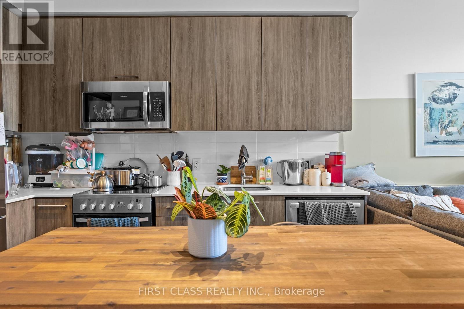 110 - 1 Neighbourhood Lane, Toronto, Ontario M8Y 0C2 - Photo 8 - W13141662