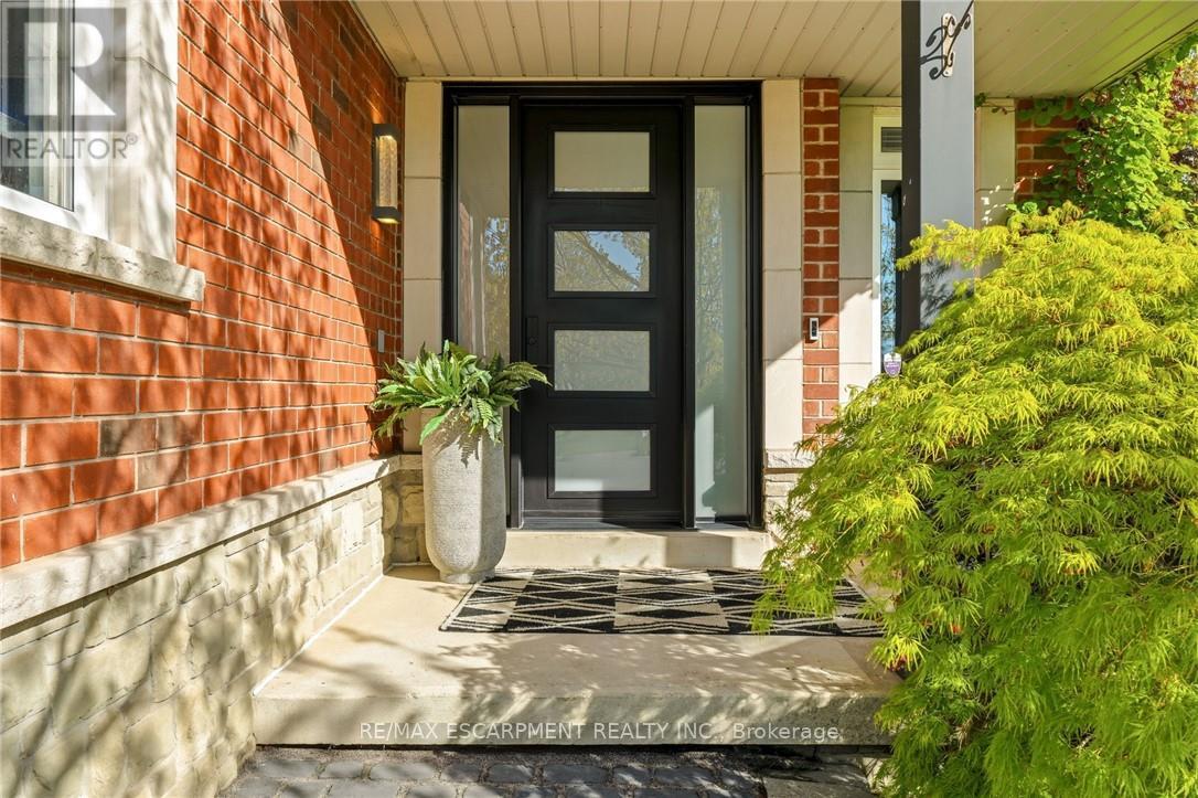 2091 Willhaven Trail, Oakville, Ontario  L6M 5G3 - Photo 2 - W13146776