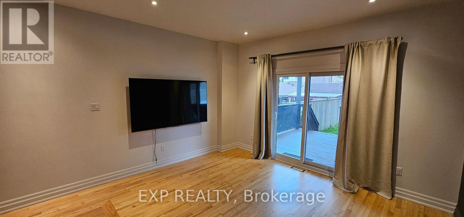 215a Chambers Avenue, Toronto, Ontario  M6M 3L4 - Photo 10 - W13146832