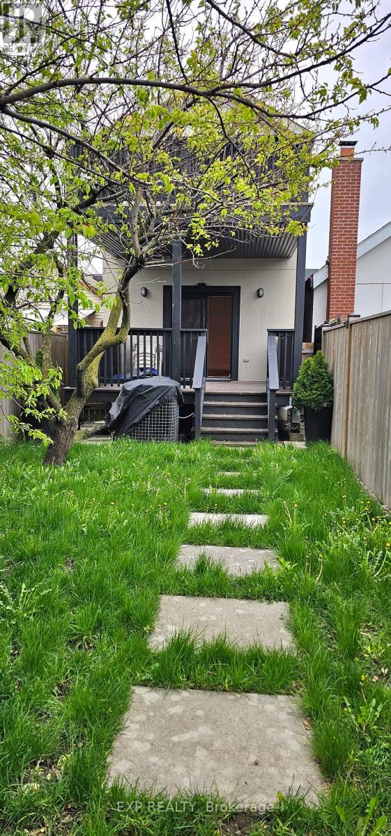 215a Chambers Avenue, Toronto, Ontario  M6M 3L4 - Photo 25 - W13146832