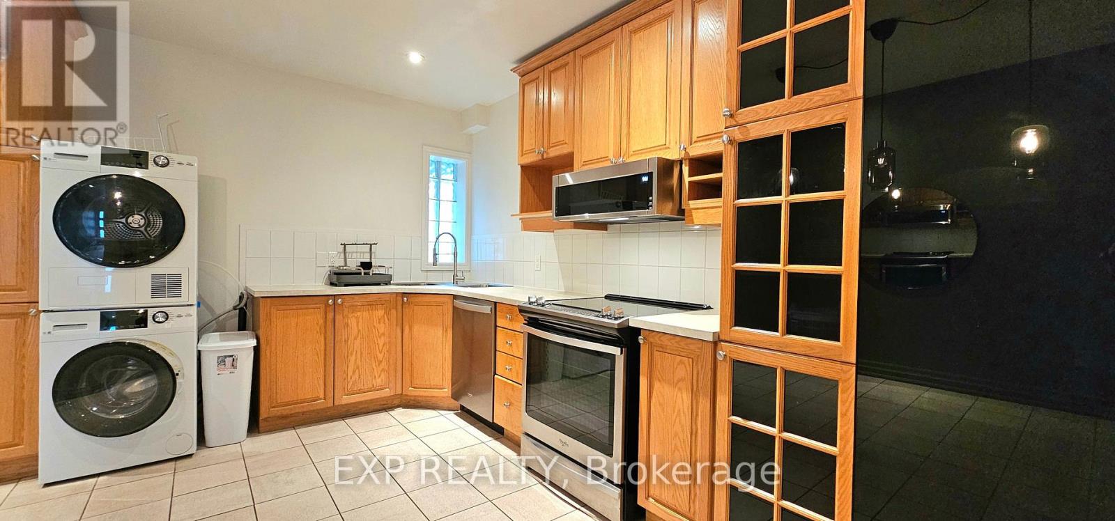 215a Chambers Avenue, Toronto, Ontario  M6M 3L4 - Photo 6 - W13146832