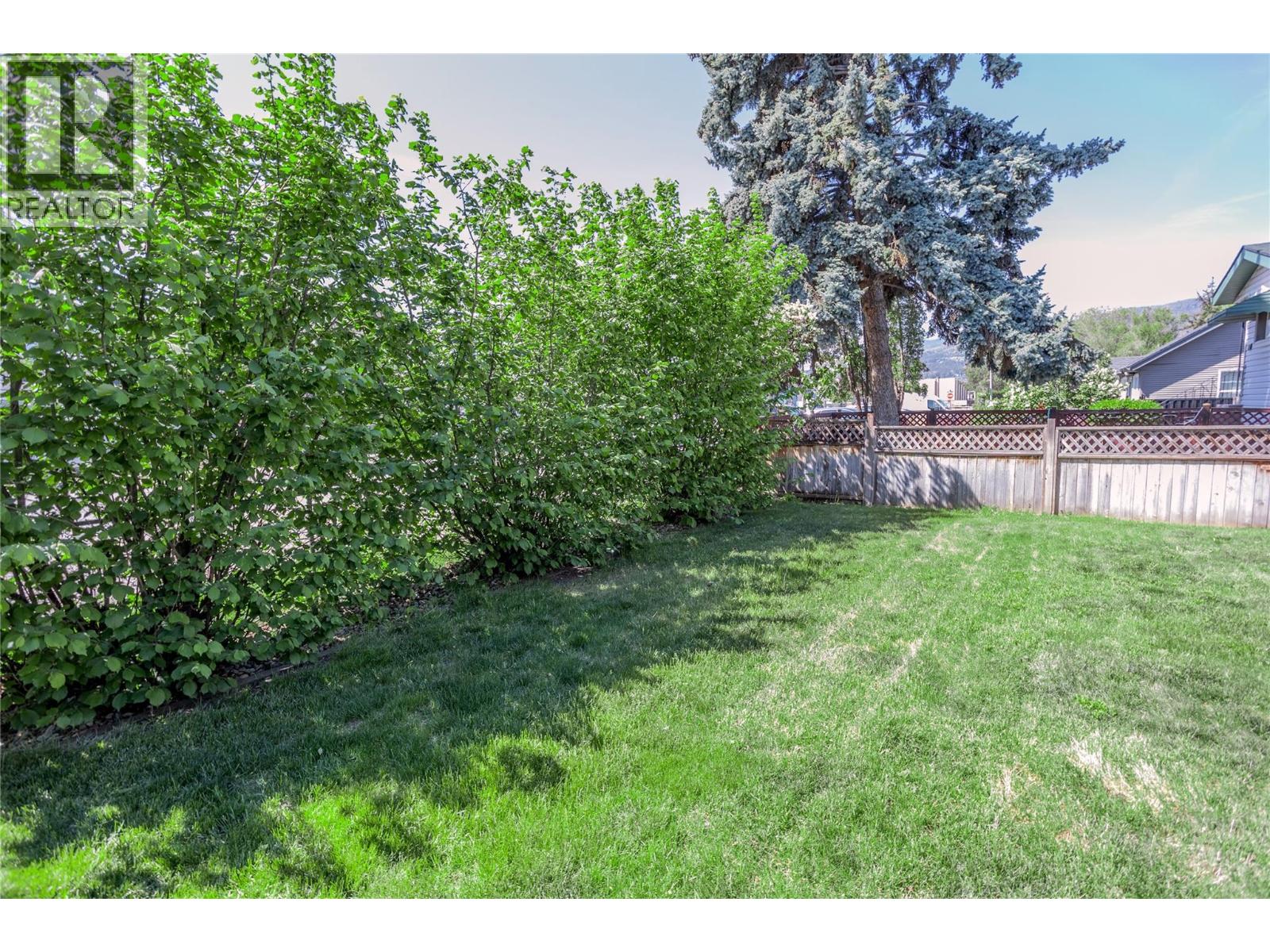 530 Roanoke Avenue, Kelowna, British Columbia  V1Y 7K5 - Photo 5 - 10381576