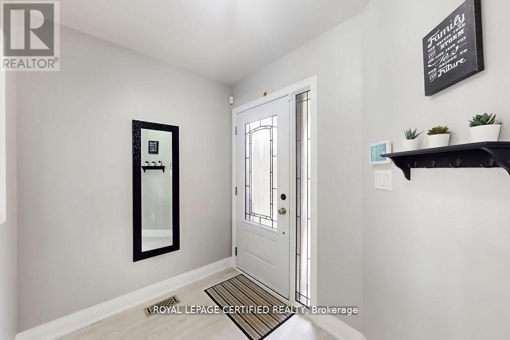 57 Humbershed Crescent, Caledon, Ontario  L7E 2X4 - Photo 4 - W13146868
