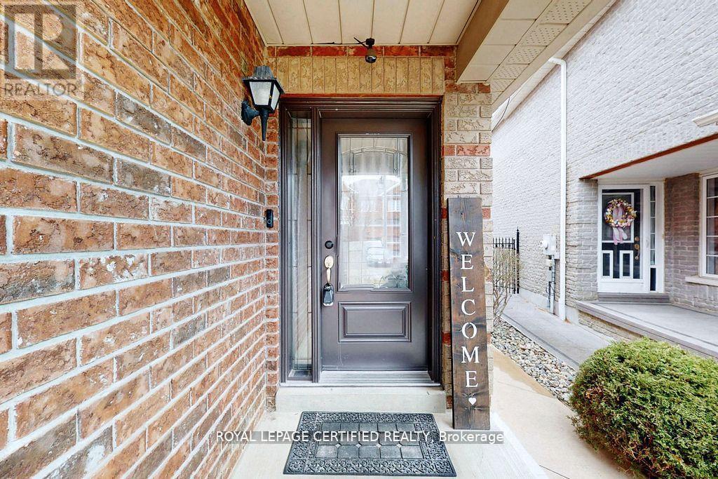 57 Humbershed Crescent, Caledon, Ontario  L7E 2X4 - Photo 3 - W13146868