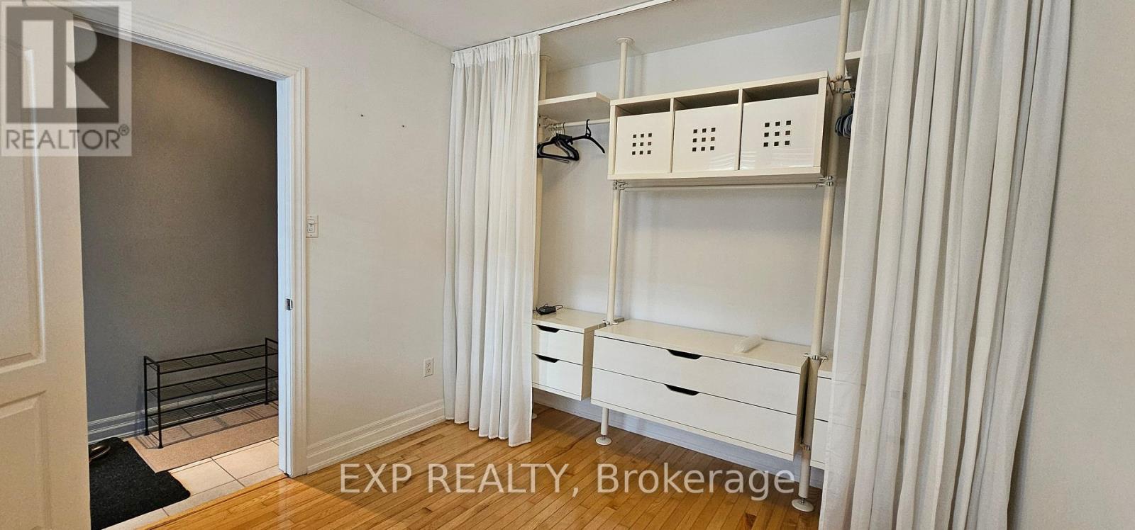 215a Chambers Avenue, Toronto, Ontario  M6M 3L4 - Photo 2 - W13146832