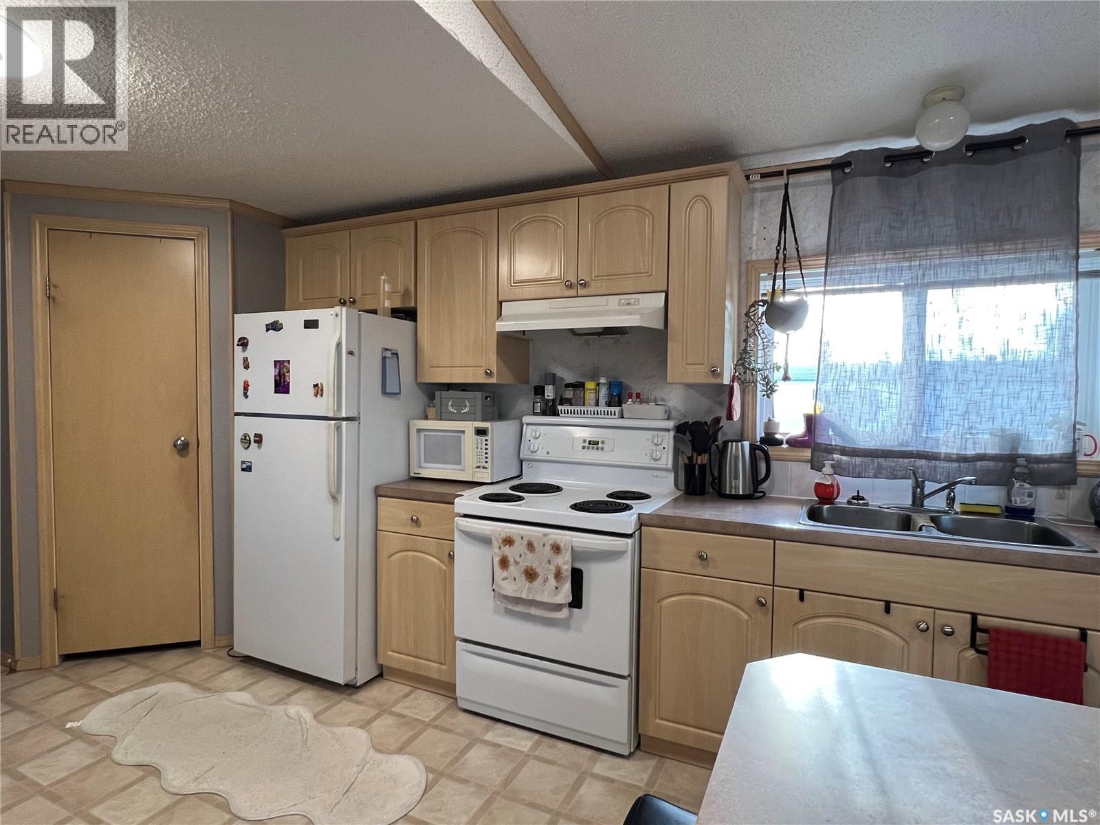 514 6th Avenue E, Meadow Lake, Saskatchewan  S9X 1J3 - Photo 11 - SK036512