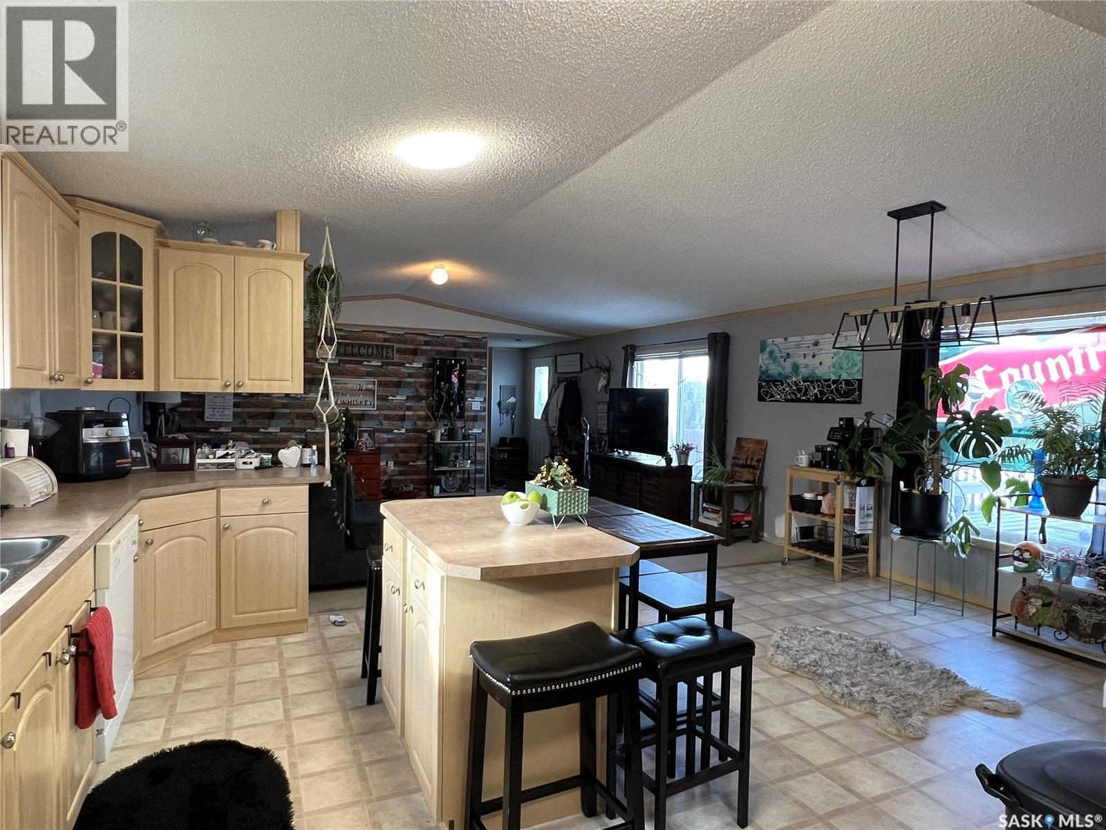 514 6th Avenue E, Meadow Lake, Saskatchewan  S9X 1J3 - Photo 9 - SK036512
