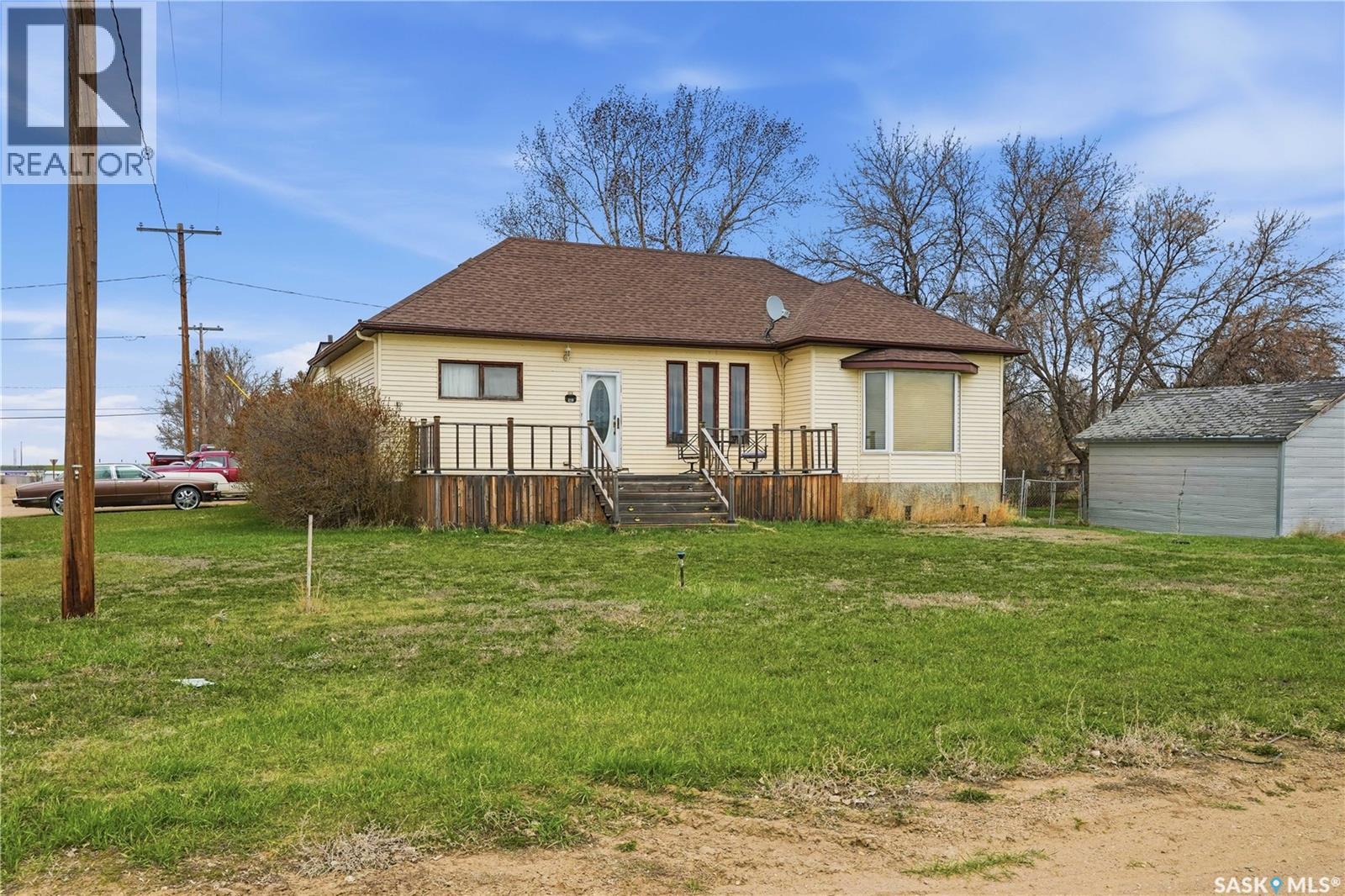 210 Railway Avenue, Mortlach, Saskatchewan  S0H 3E0 - Photo 2 - SK036236