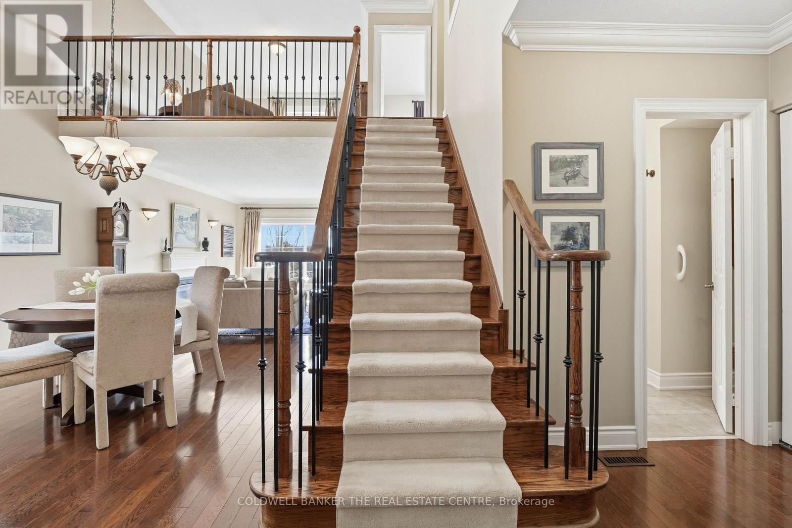 401 Terry Carter Crescent, Newmarket, Ontario  L3Y 9G2 - Photo 4 - N12989014