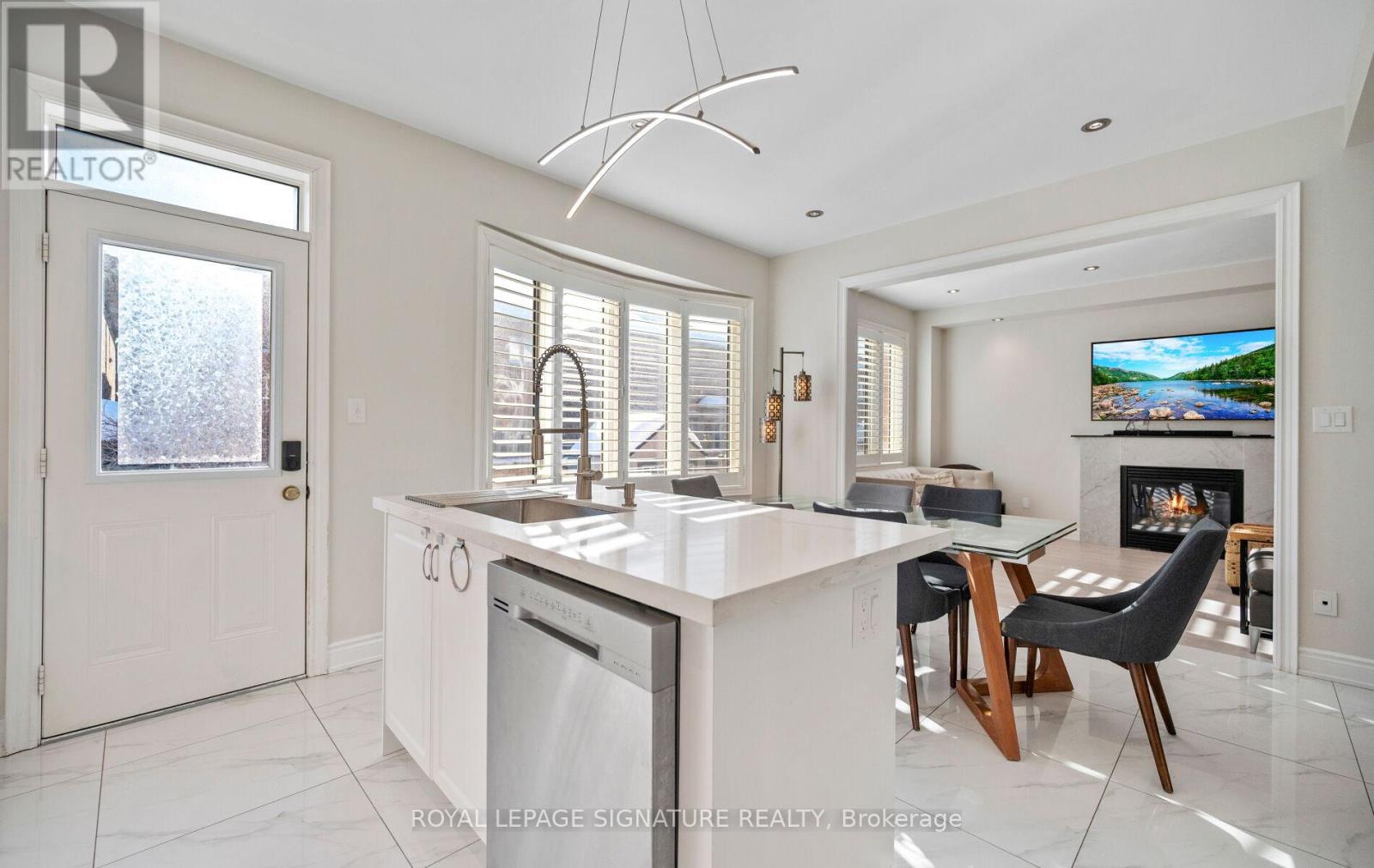 5532 Ethan Drive, Mississauga, Ontario  L5M 0N2 - Photo 11 - W12747660