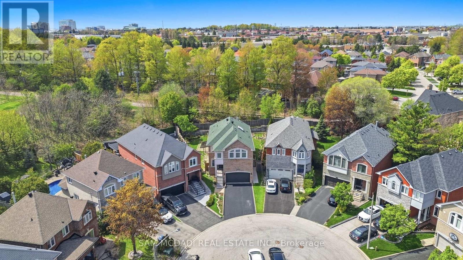 5532 Windy Hill Court, Mississauga, Ontario  L4Z 3W4 - Photo 2 - W13133492